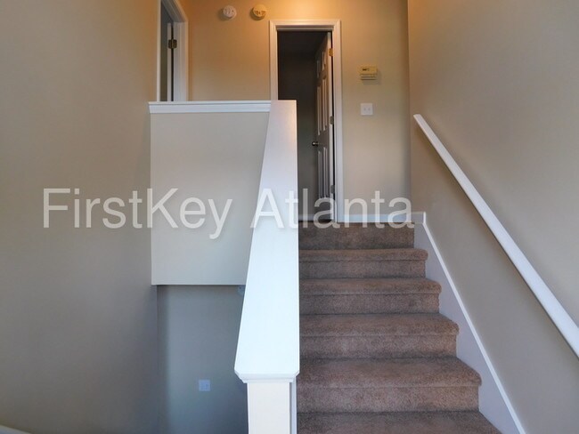 Foto del edificio - 1000 Twin Brook Ct