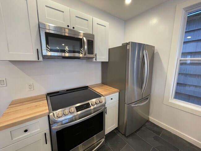 Foto del edificio - 88 Courtney Ave