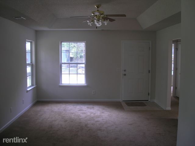 Building Photo - 3 br, 2 bath House - 1411 E 58th St