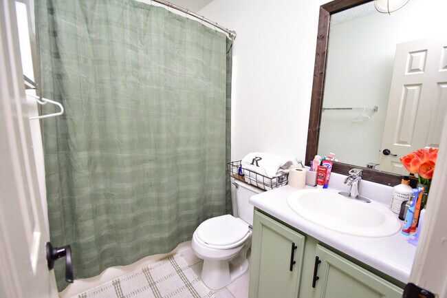 Building Photo - 1204 Edenbridge Way