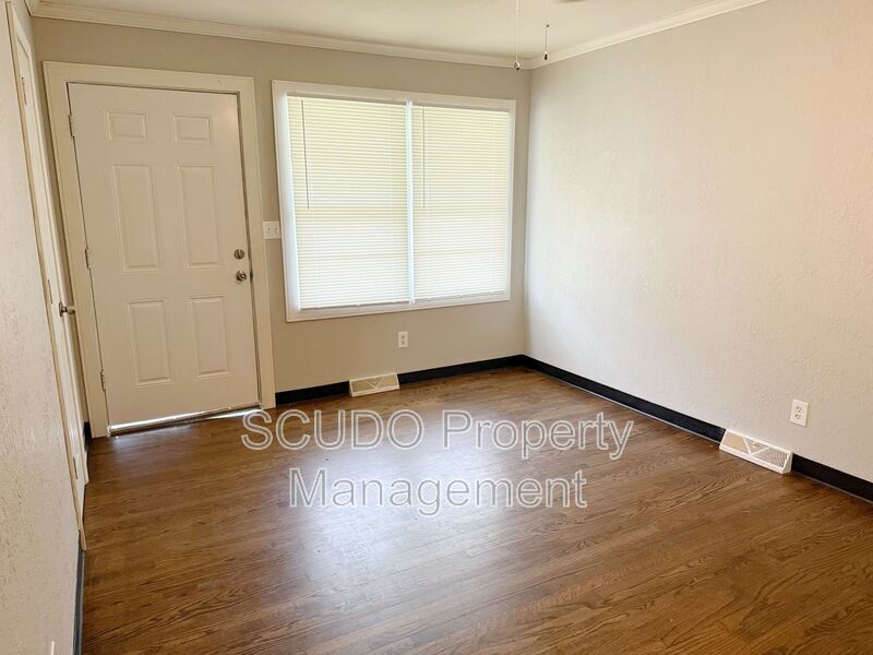 Foto principal - 1021 S Appleton Ave