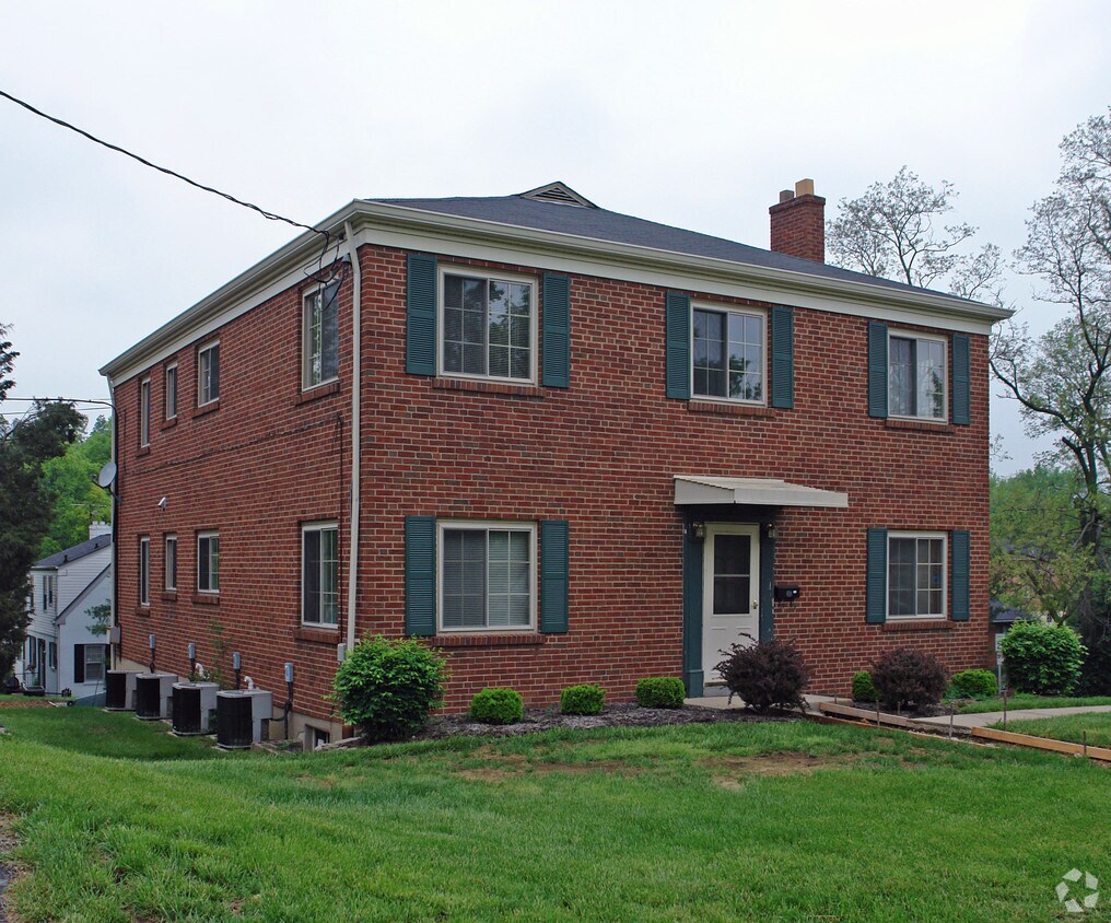 Primary Photo - 2402 Carlisle Ave