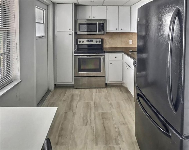 Foto del edificio - 3000 N Palm Aire Dr