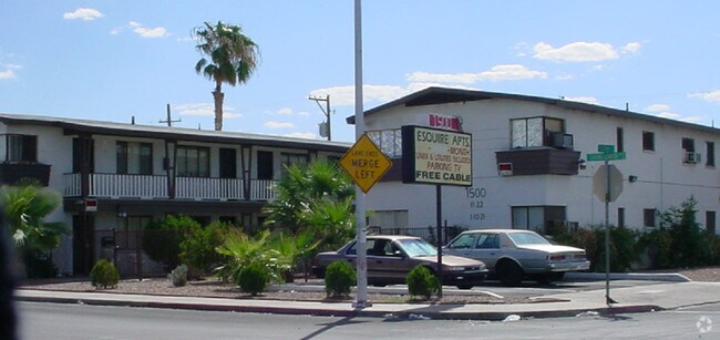 Foto del edificio - Esquire Apartment