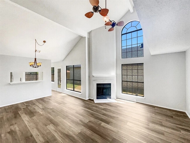 Building Photo - 6808 Driffield Cir E