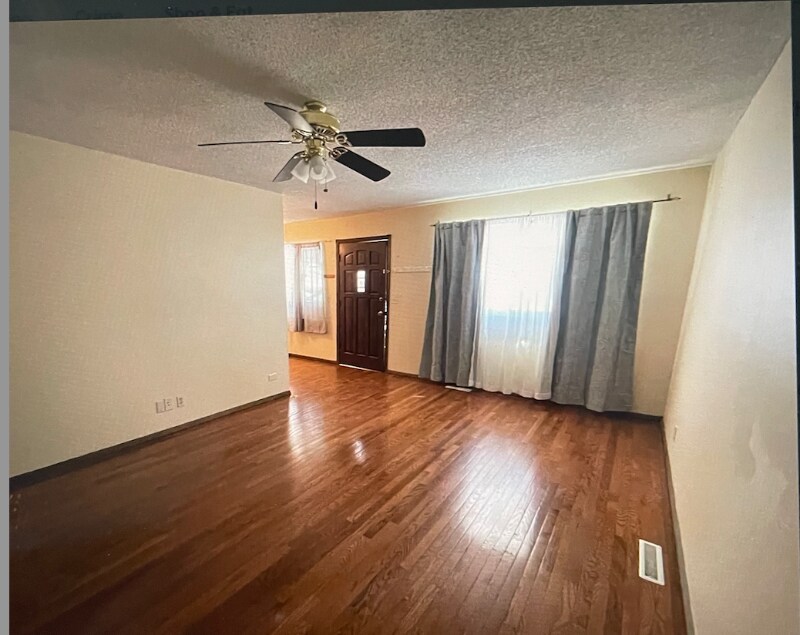 Foto del edificio - 1209 N Summitlawn St