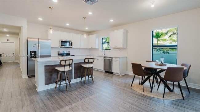 Building Photo - 3001 Hibiscus Ave