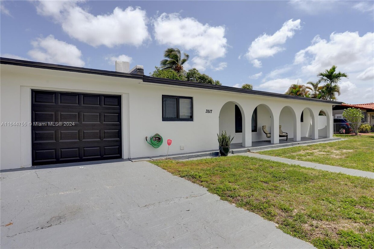 Foto principal - 3517 NW 179th St