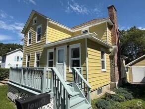 Building Photo - 6 Howland Ave