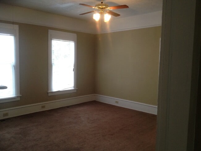 Building Photo - 1407 Rhodes St