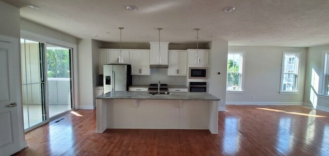 Kitchen - 141 Laurel Pl Ln