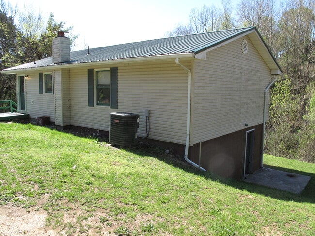 Building Photo - 195 Joe Hale Dr