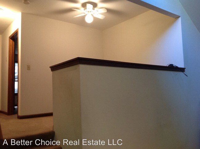 Building Photo - 1120 Pine Grove Pointe Dr