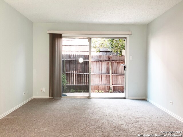 Foto principal - 8038 Broadway St