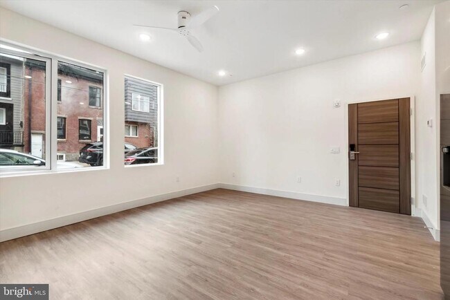 Foto del edificio - 1221 E Fletcher St