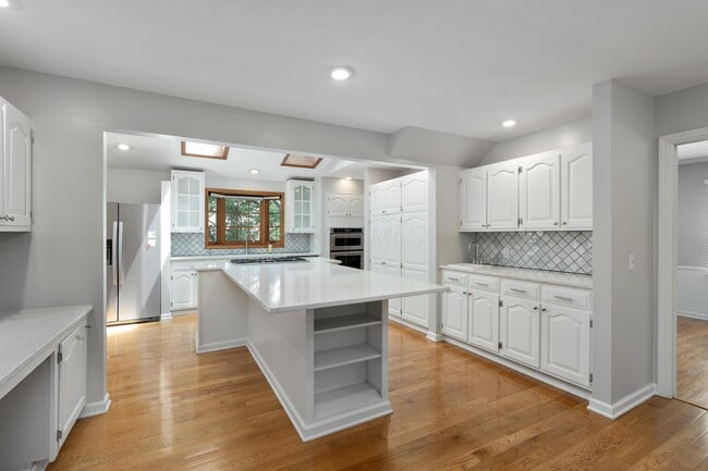 Foto del edificio - 4260 Reedbury Ln