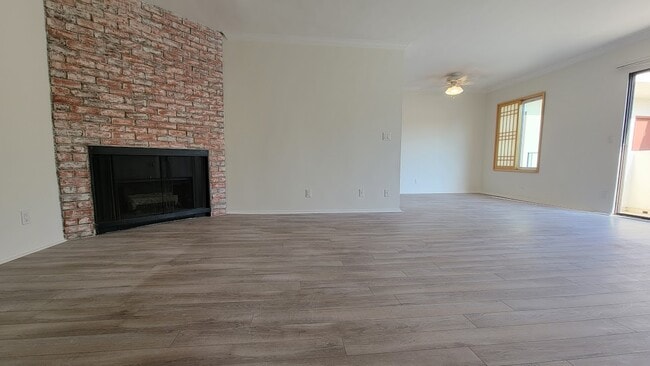 Building Photo - 1017 10th St