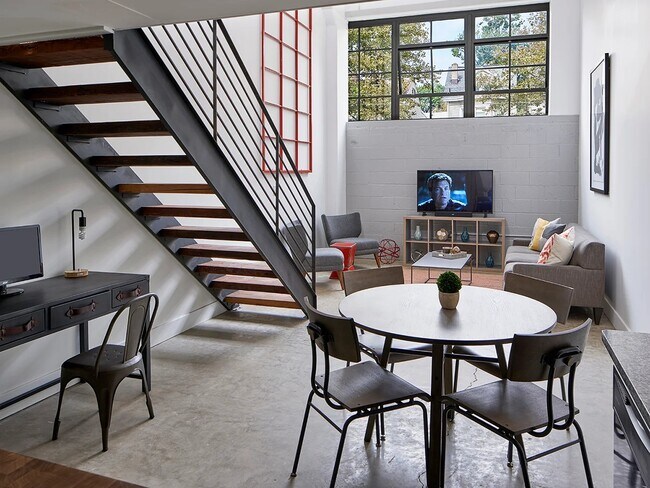 Foto del edificio - Circle F Lofts