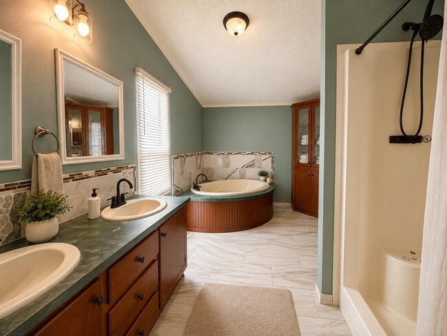 Building Photo - 7118 Tanglewood Dr