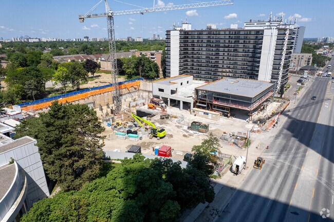 Juillet 2023 - Plaza on Yonge