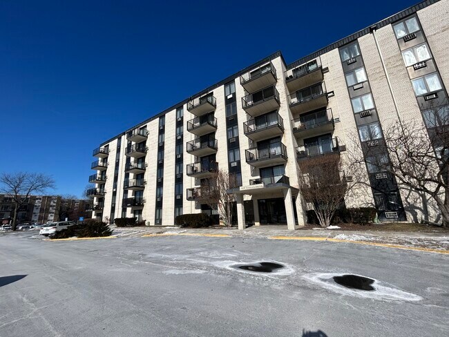 Foto del edificio - 9128 W Terrace Dr