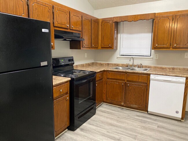 Foto del edificio - 75 Rushwood Dr