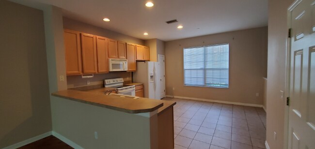 Building Photo - 8770 Christie Dr