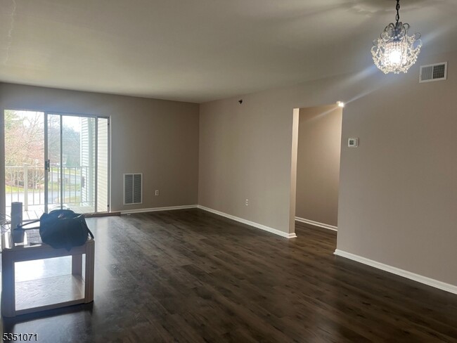 Foto del edificio - 9 Brookside Ln