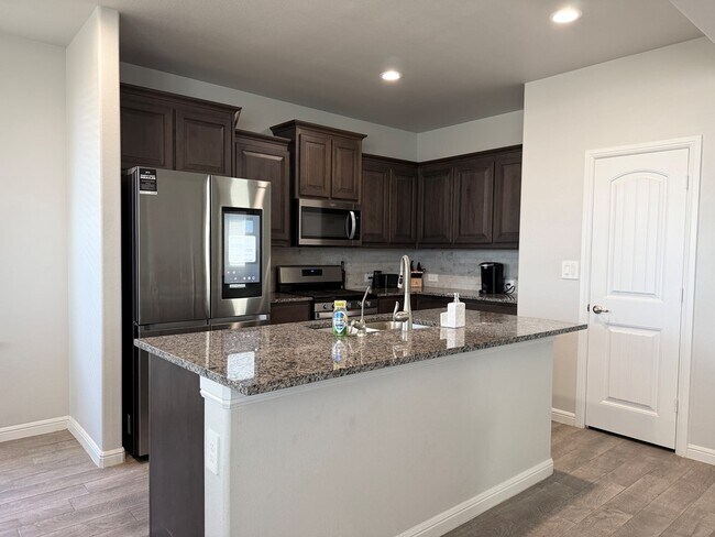 Foto del edificio - 7104 Thomas Paine Rd