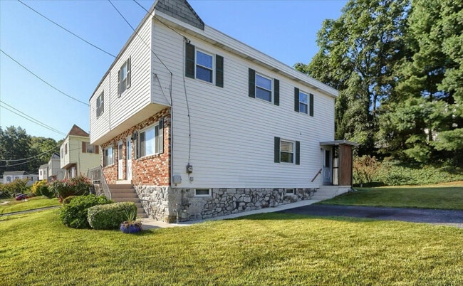 Building Photo - 830 Erford Rd