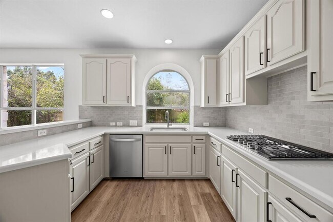 Foto del edificio - 3103 Cashell Wood Dr