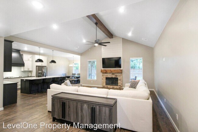 Building Photo - 4 br, 2 bath House - 4817 Deerfield Drive
