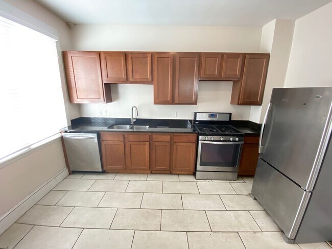 Foto del edificio - 223-225 W 8th Ave