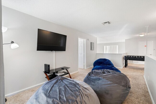 Foto del edificio - 346 Riggs Cir