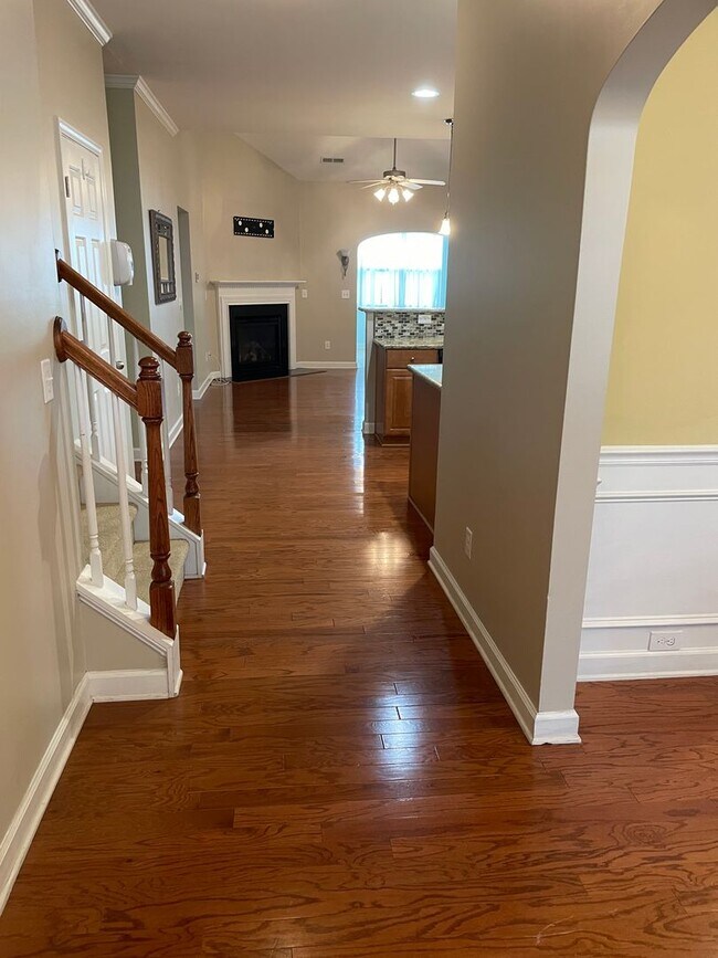 Foto del edificio - Spacious 3 Bedroom Off Alamance Church Road