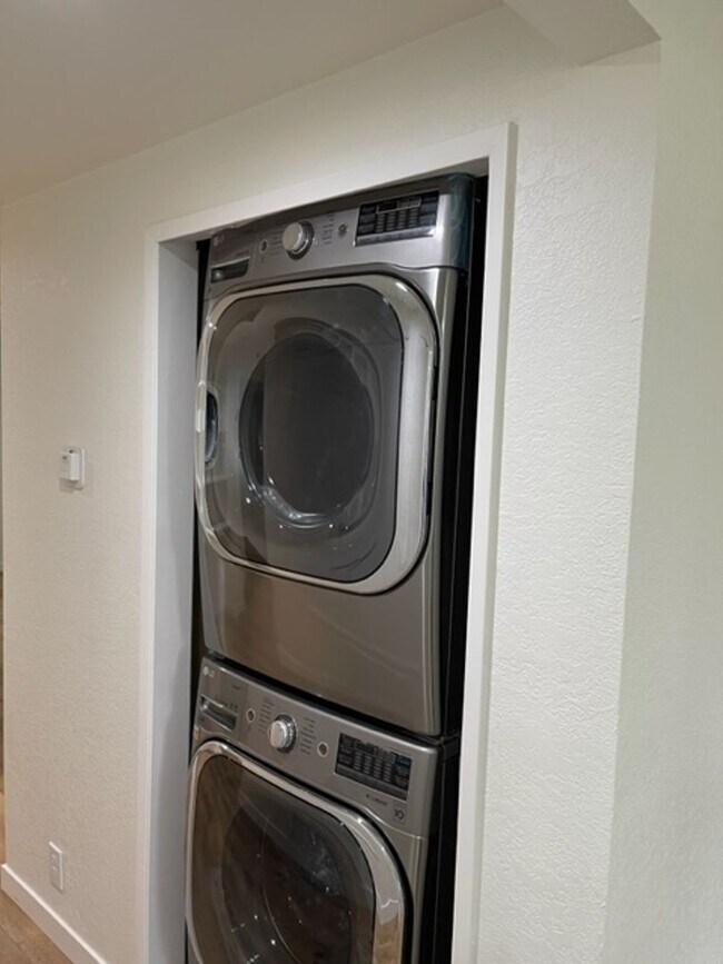 Foto del edificio - 85 Stenner St