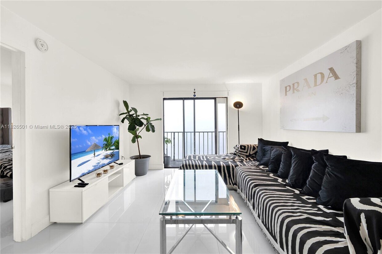 Foto principal - 1225 West Ave