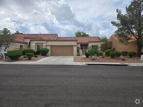 Building Photo - 2729 Showcase Dr