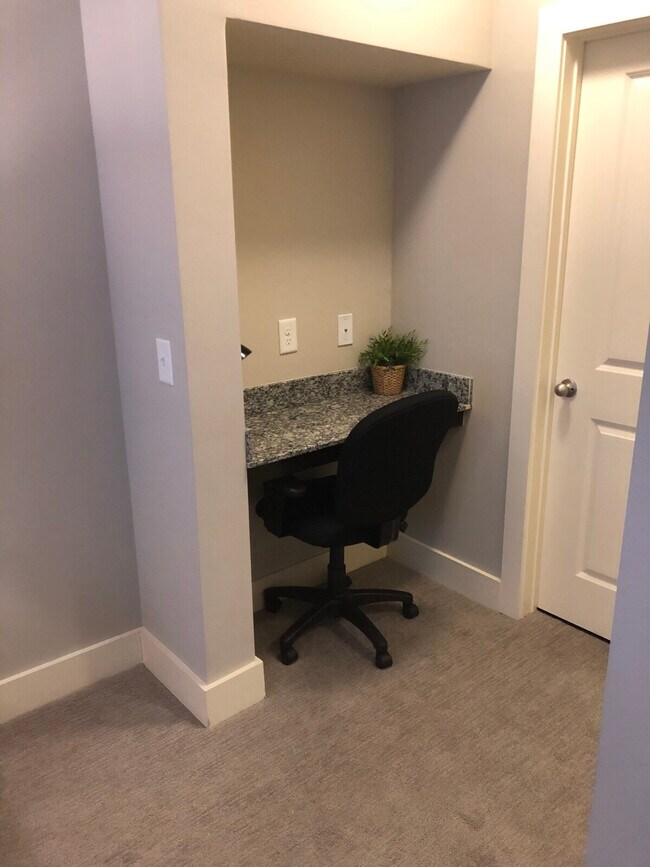 Foto del edificio - 4845 Ashley Park Ln