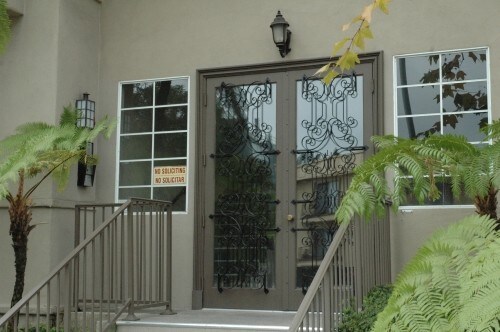 Building Photo - 2669 S Barrington Ave