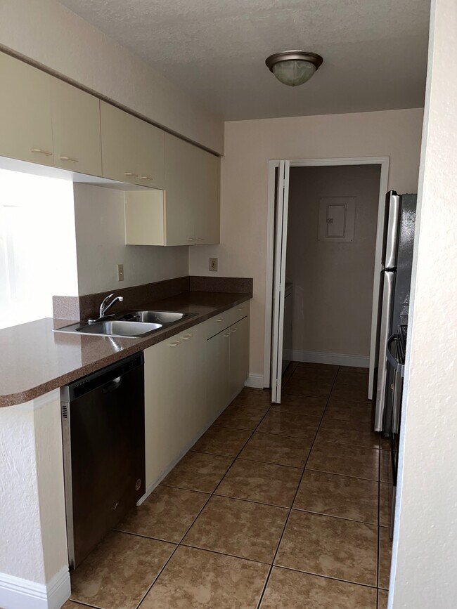 Foto del edificio - 2550 N Alafaya Trl