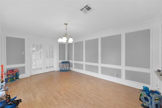 Building Photo - 7403 Theisswood Rd