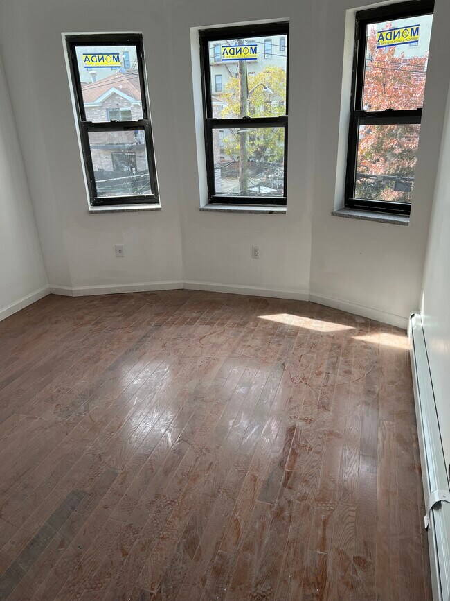 Foto del edificio - 1828 Hunt Ave