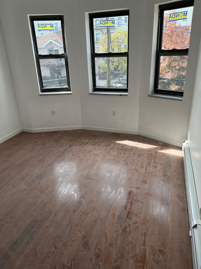 Building Photo - 1828 Hunt Ave