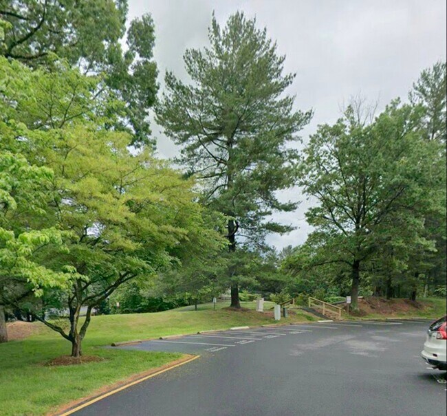 Building Photo - 5932 Cove Landing Rd