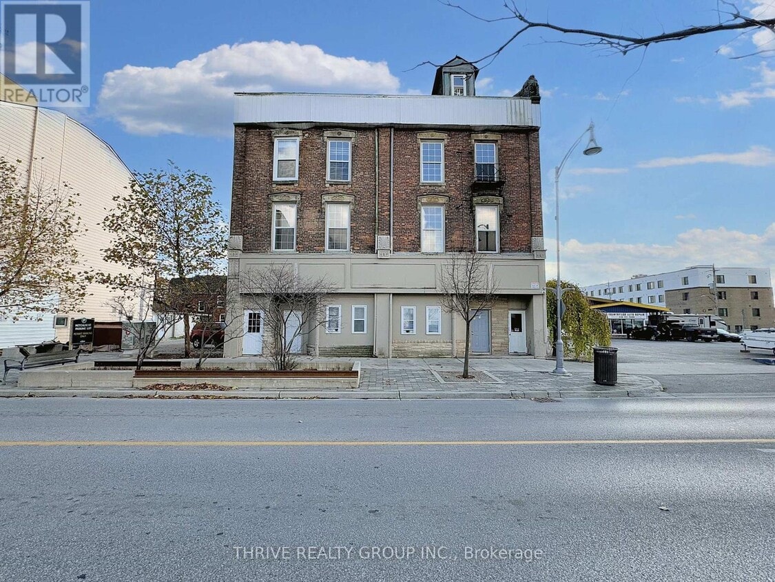 Primary Photo - 268-268 Talbot St