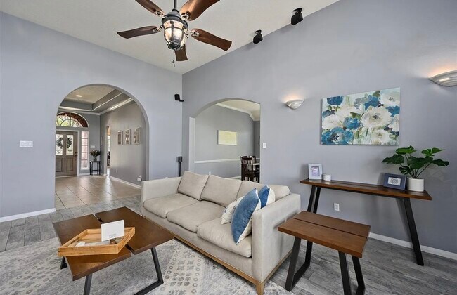 Foto del edificio - 814 N Elder Grove Dr