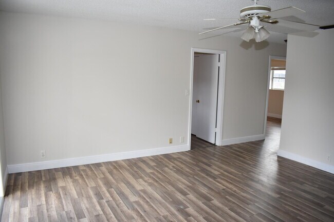 Building Photo - 1733 3rd Ave N
