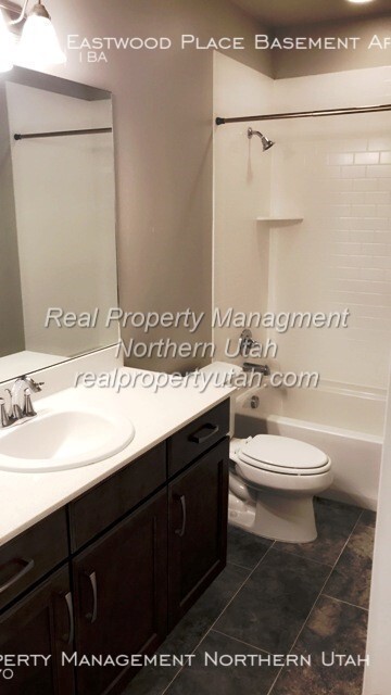 Foto del edificio - Great basement apartment.