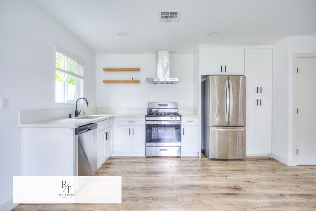 Foto del edificio - Bright 2BD Back House in Temple City Unified School District – Washer/Dryer Included. Separate En...